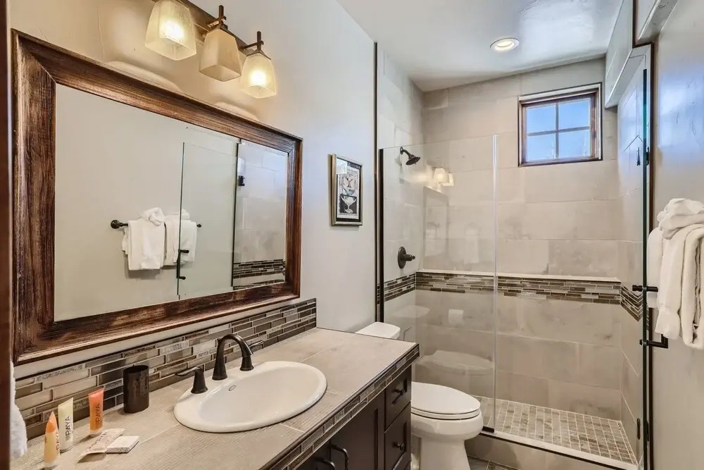 Mountain Oasis Dreams, 7 bedroom home with Hot tub, New listing! 8 Home by RedAwning