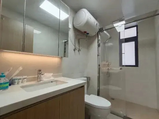 EStay Holiday Apartment (Zhonghai Gold Coast Branch)