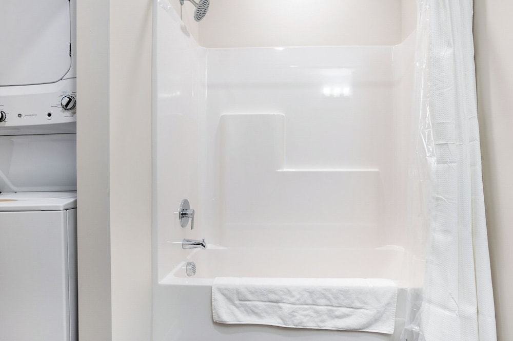 Landing Furnished Apartments Near Northside