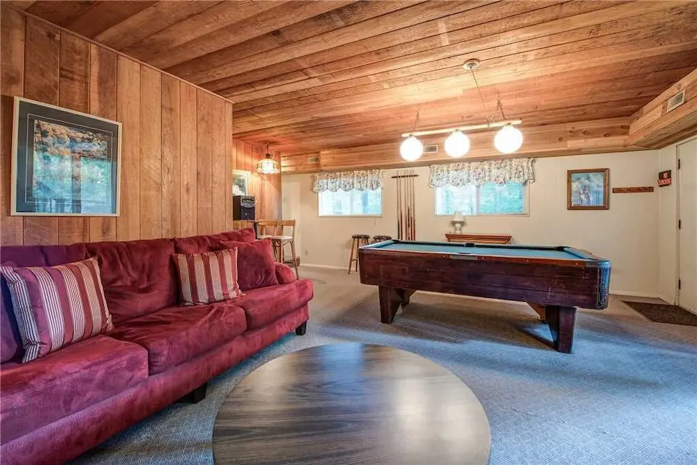 Echota 4 Bedroom Home with Hot Tub
