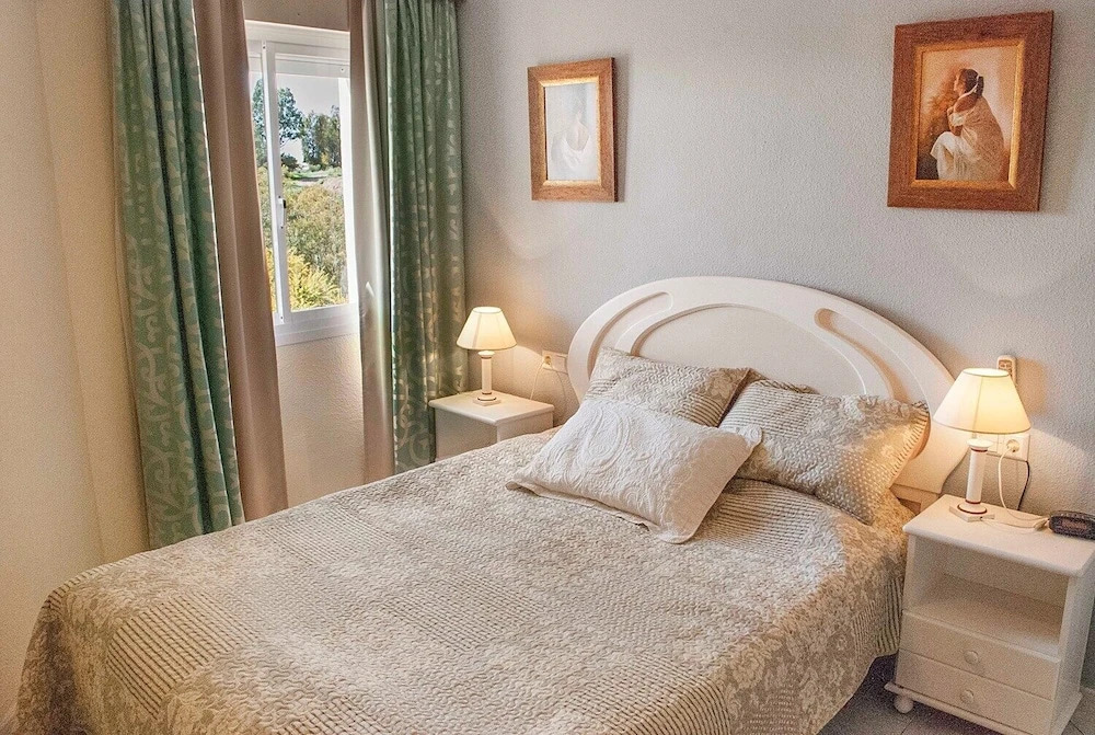 Lovely Apartment with Pool and Sea View Ref 101