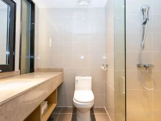 City Comfort Inn Hotel (Wuzhou High-speed Railway South Station Canghai Park)