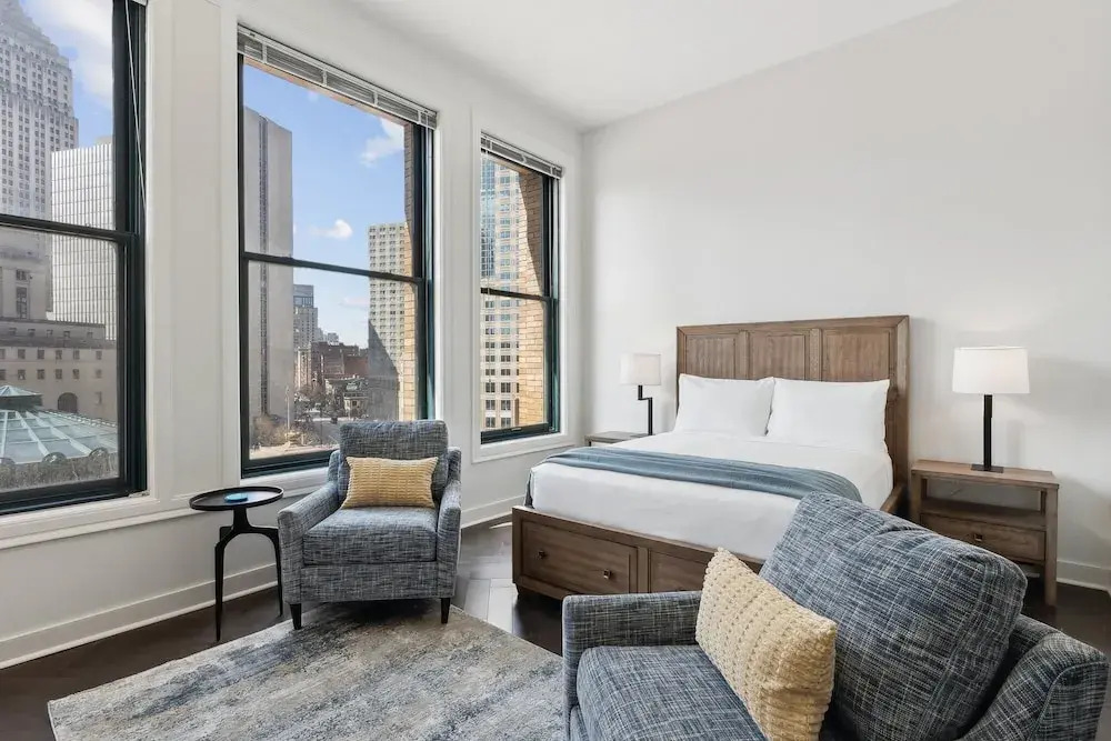 Placemakr Downtown Pittsburgh at The Pennsylvanian