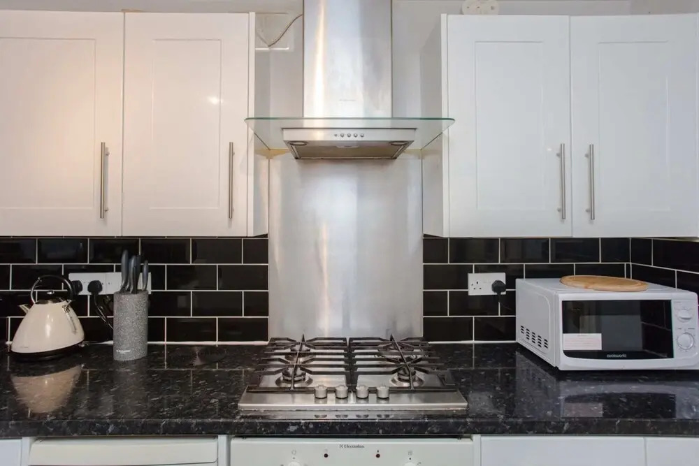 Contemporary 1 Bedroom Flat in Camberwell Oval