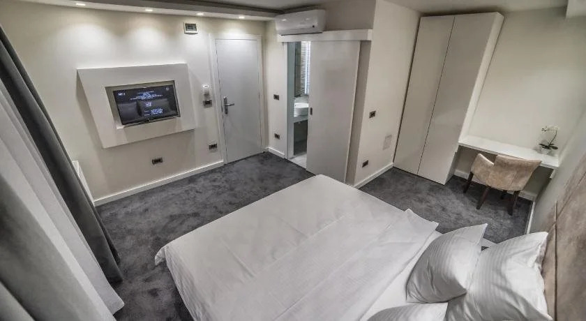 Hotel Forty Two