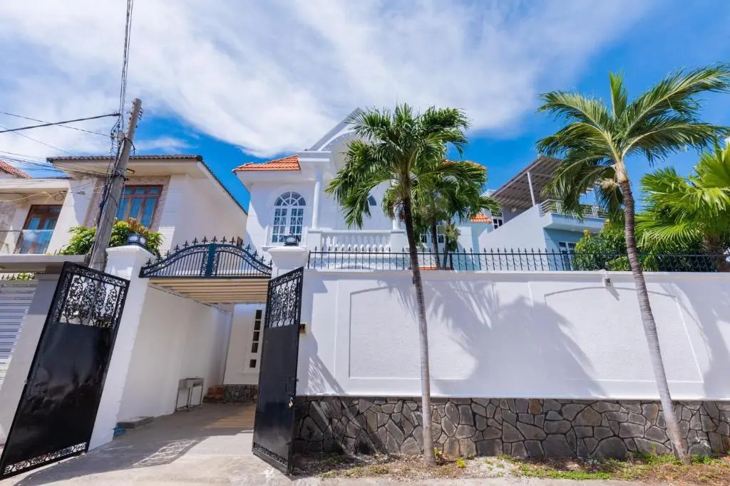 Ruby Villa F1