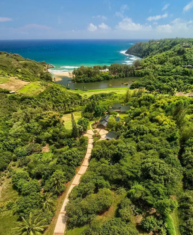 Sea Song in Kilauea With 4 Bedrooms and 6 Bathrooms