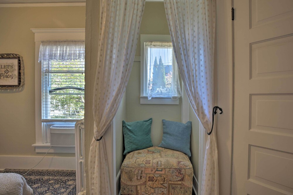 Luxe Lake Geneva Retreat in Downtown!