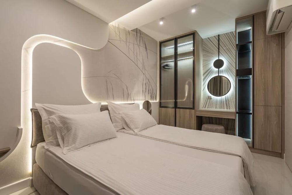 THE SIGNATURE SUITE by DuHomes