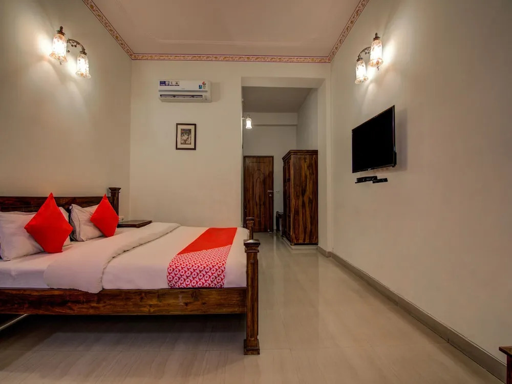 OYO 16433 Raj Kothi