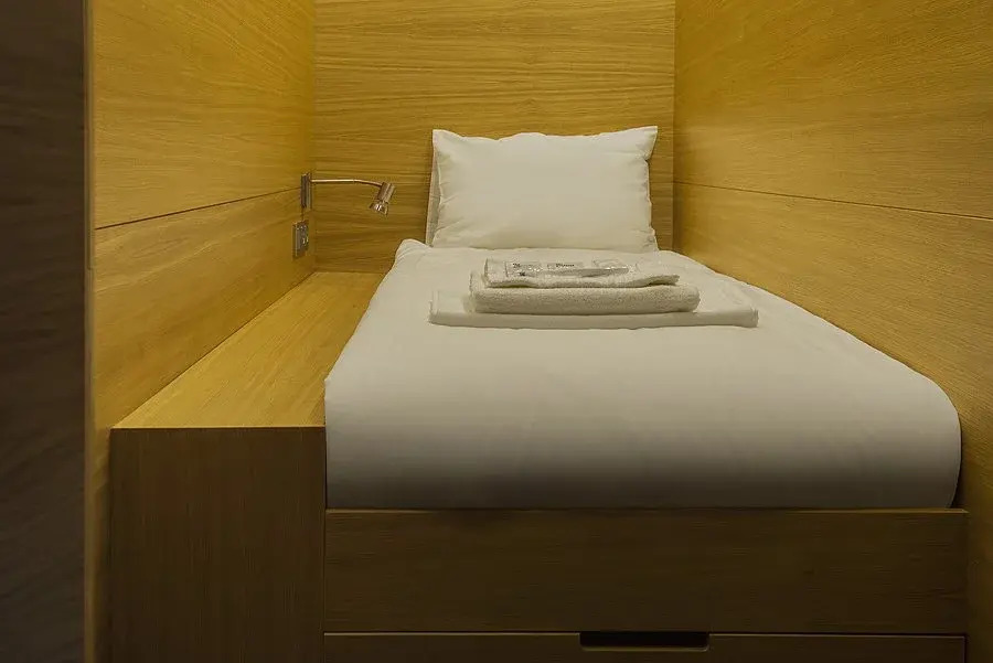 Workstation Capsule Hotel