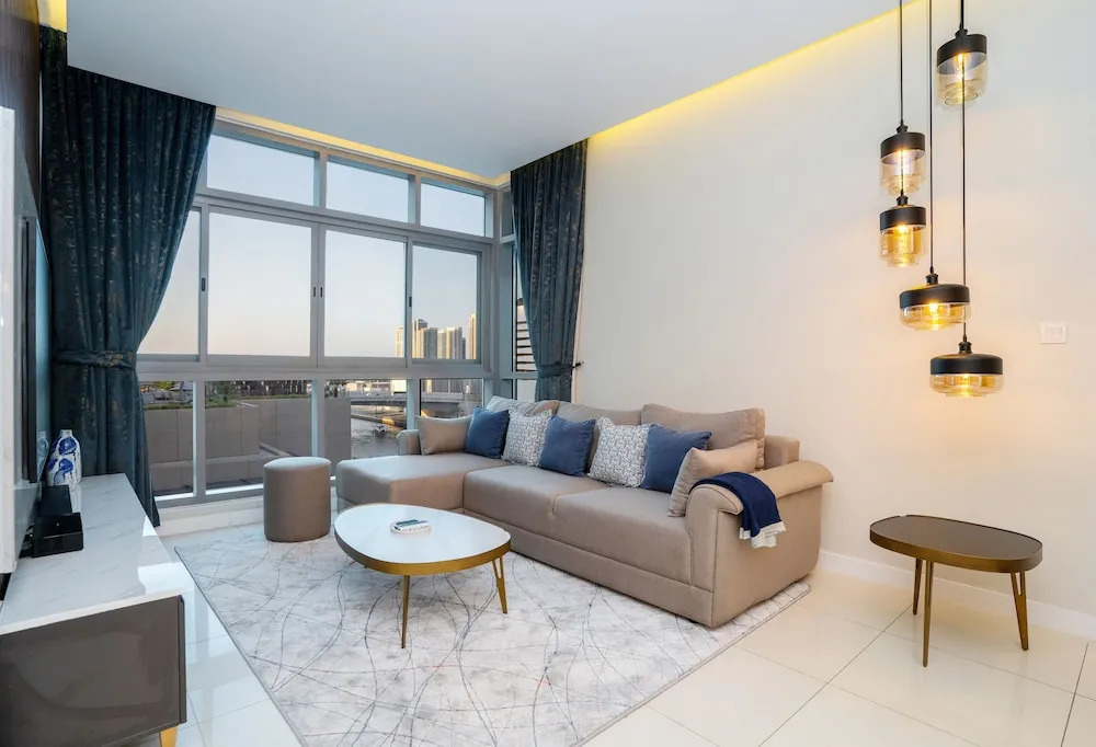Vacay Lettings - Iris Blue