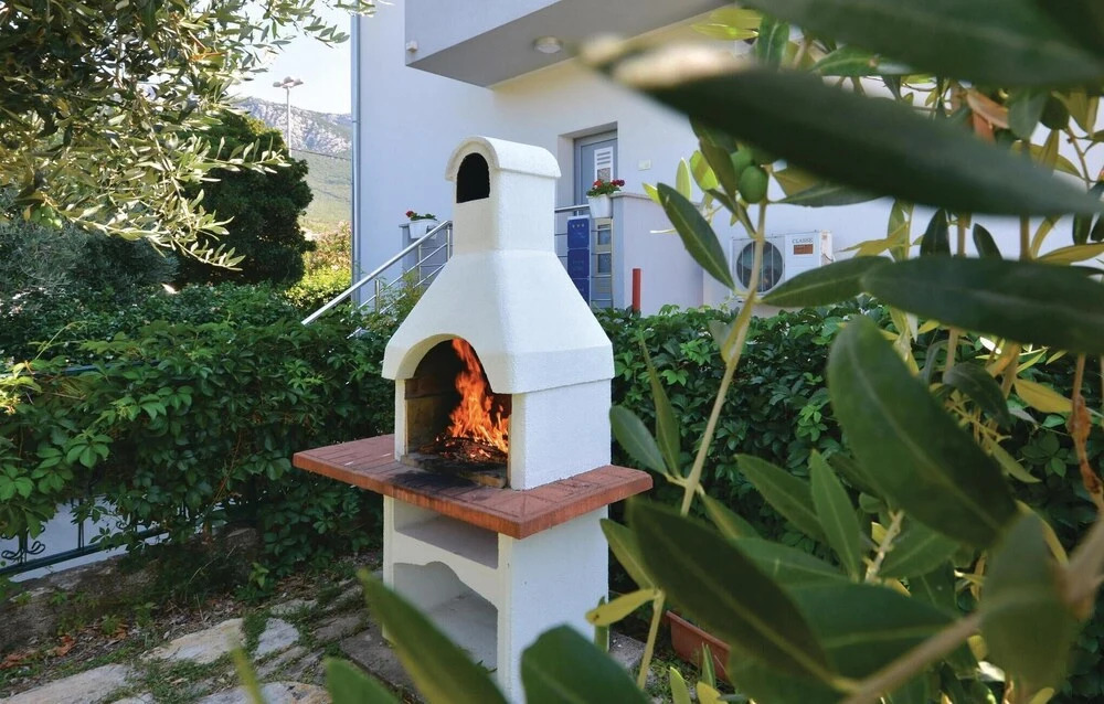 Beautiful Home in Kastel Sucurac With Wifi and 2 Bedrooms