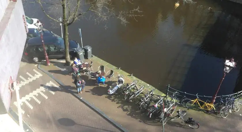 Amsterdam Canal Hotel