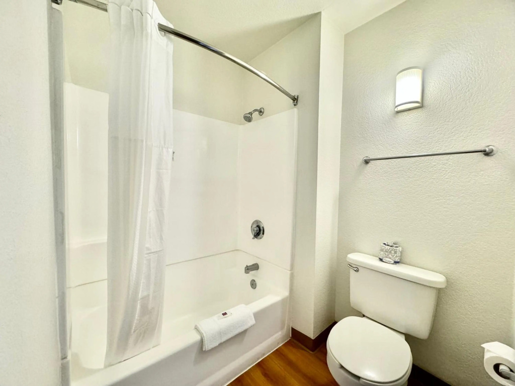 Motel 6-Bellflower, CA - Los Angeles