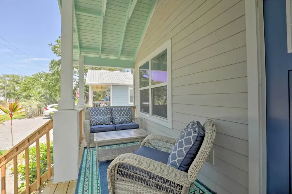 St Augustine Beach Cottage: Walk to Water!