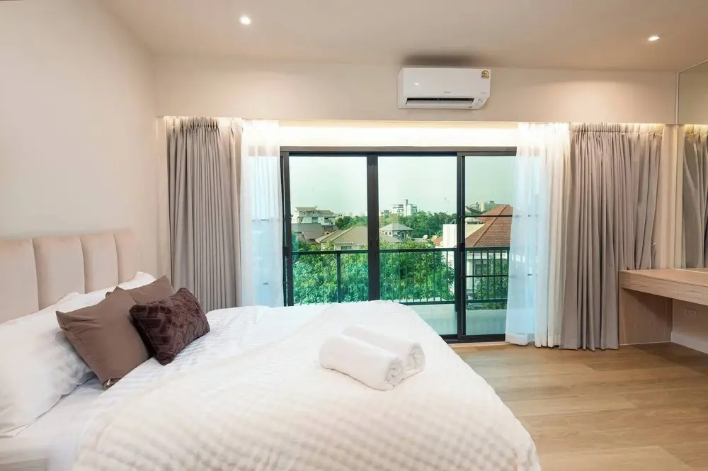 Stylish 5BR Poolhouse & Theater 2mins to BTS
