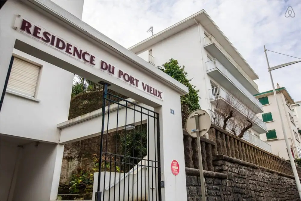 Charming Duplex With Terrace for 8 People in Port Vieux