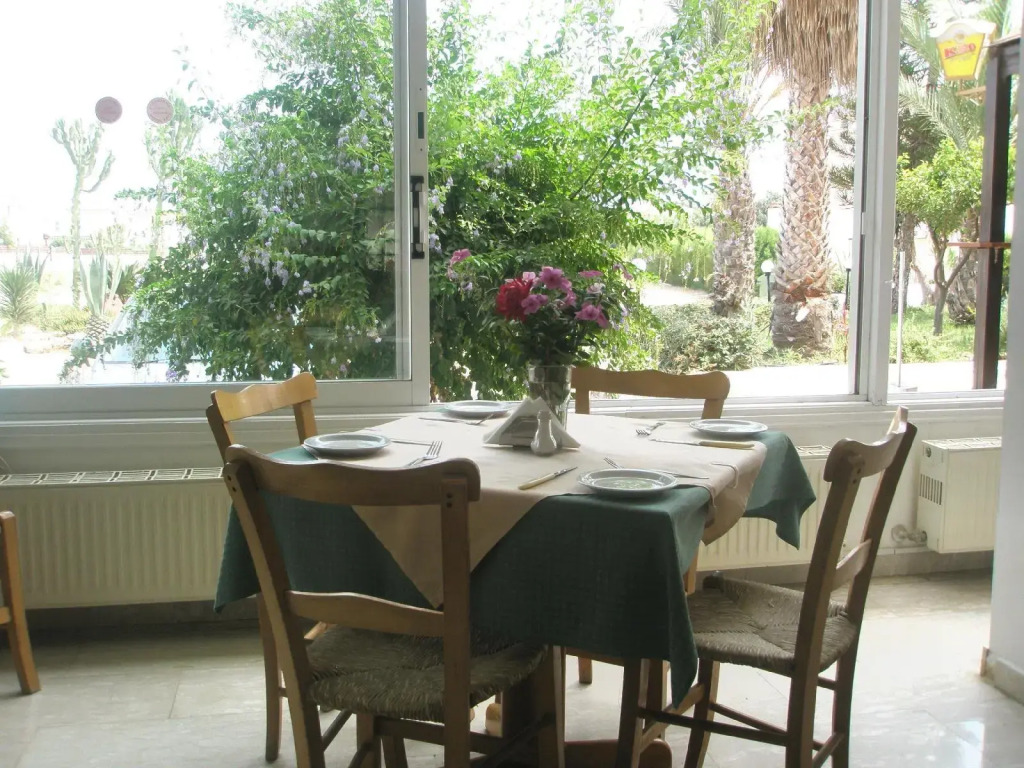 DebbieXenia Hotel Apartments