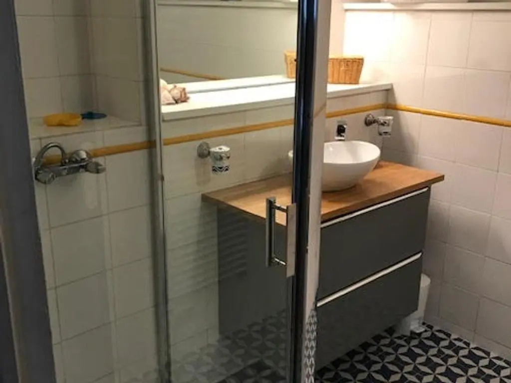 Villa F4 Méditerranéenne avec Accès Direct Crique et Parking - FR-1-309-293