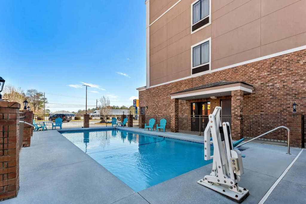 Comfort Inn & Suites Augusta West Near Fort Gordon
