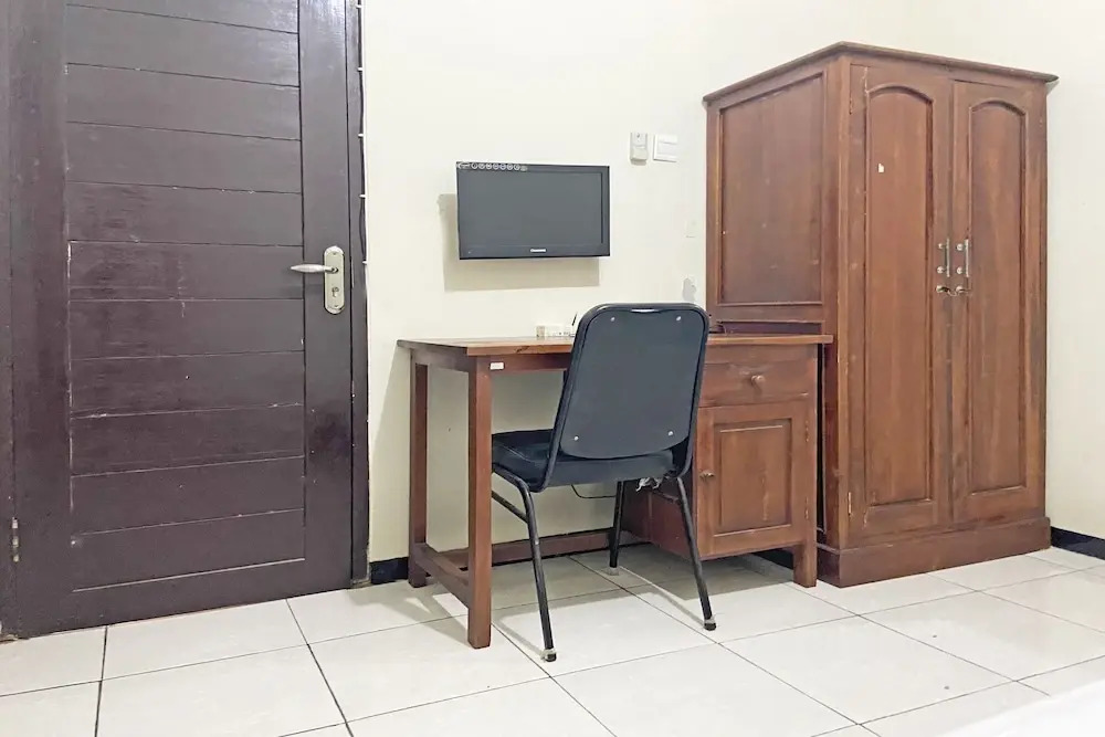 SPOT ON 92037 Jokotole 2 Homestay