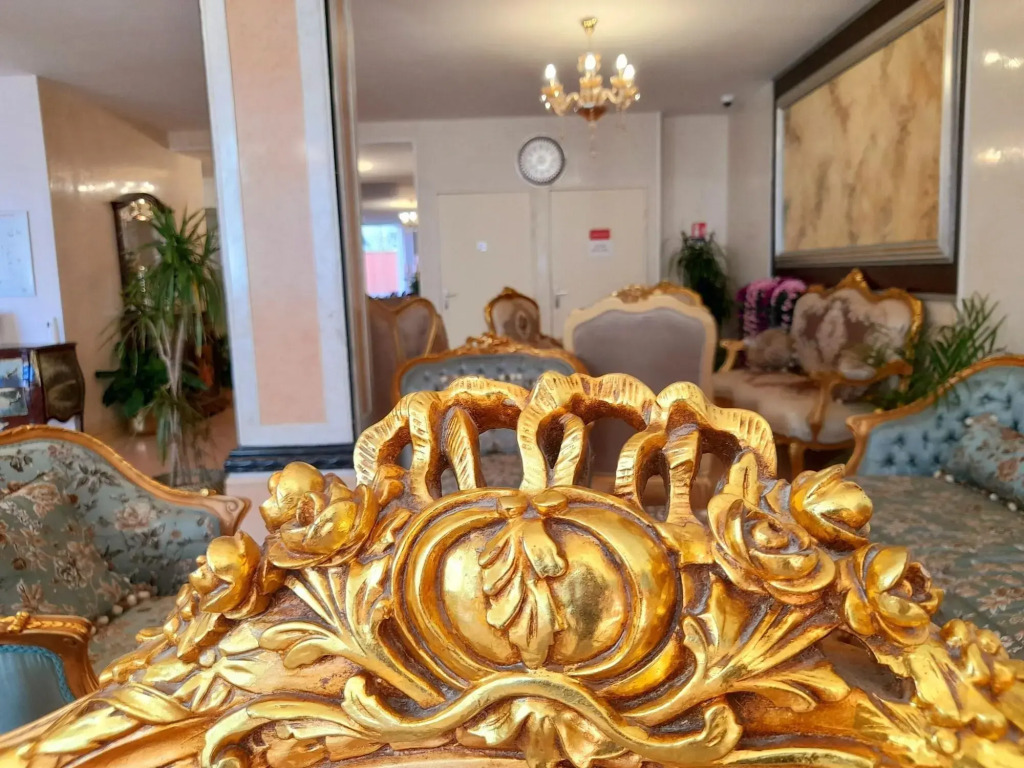HOTEL ROYAL Paris Ivry