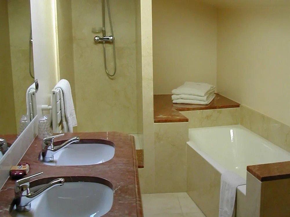 Hostellerie du Vieux Pérouges