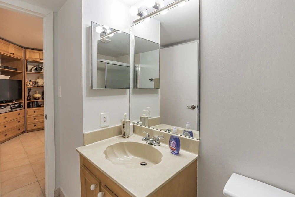 Cozy Minium In Quiet Gated Community In Palm Beach Lakes 2 Bedroom Condo by RedAwning