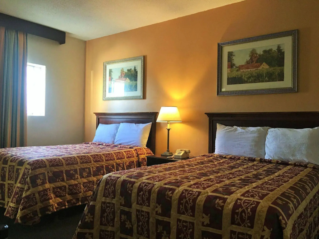 Grand Inn