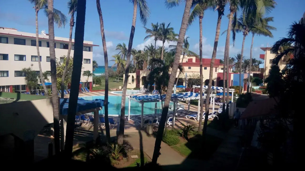 Hotel Club Tropical