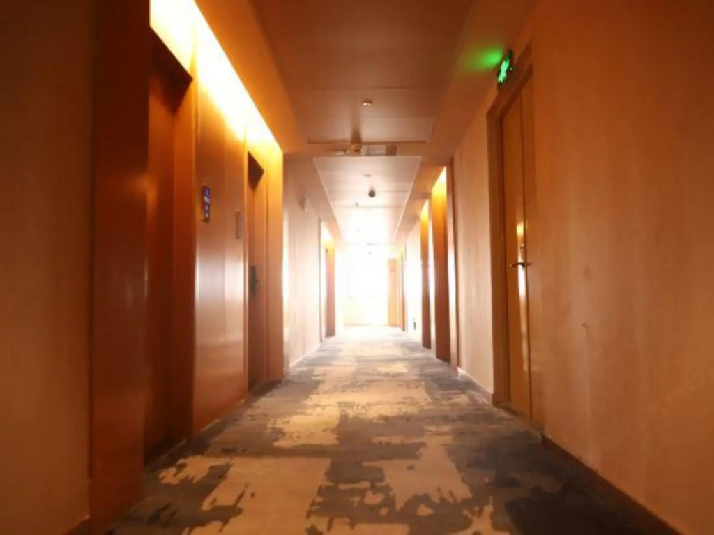 Zhuobei Baili Hotel (Jieyang High-speed Railway Station)