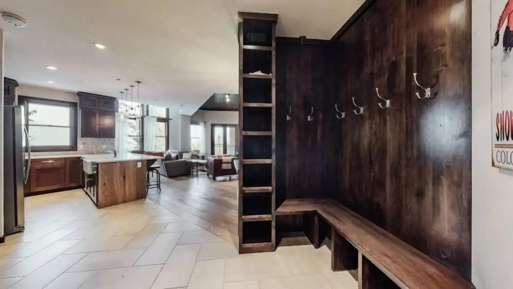 Premier Ski in, Ski-out 2 Bedroom Condo With Spectacular Views, Heated Outdoor Pool and Hot Tub, Short Walk to Village