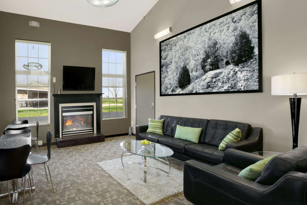 Super 8 by Wyndham Stafford/Springfield Area