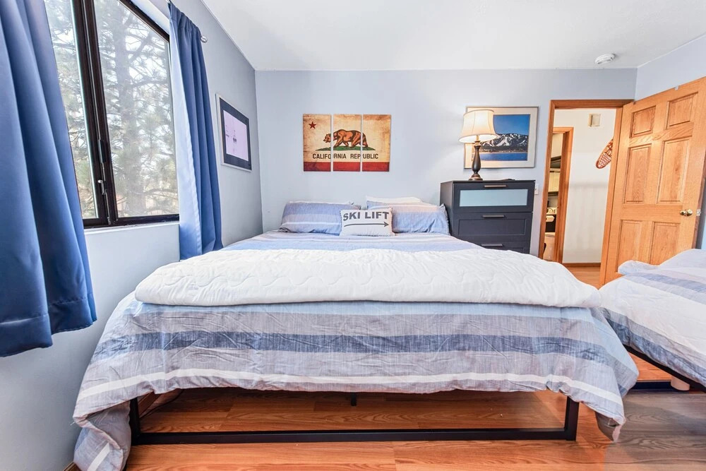 Mount Bearadise - Located In A Beautiful Quiet Area Of Big Bear City! Pool Table And Arcade Games! 5 Bedroom Home