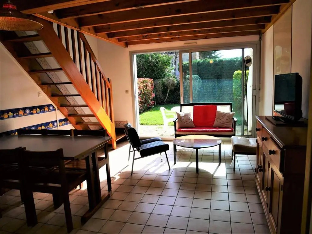 Maison proche plage avec jardinet, 3 pièces, 40m², parking privé, animaux acceptés - FR-1-478-131