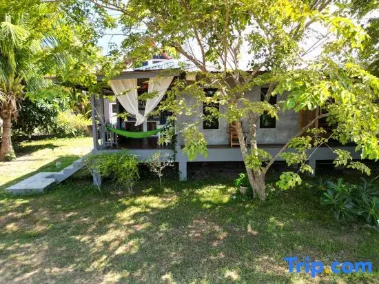 Island’s Gift – Private Design House for 2 Near Sunset Beach