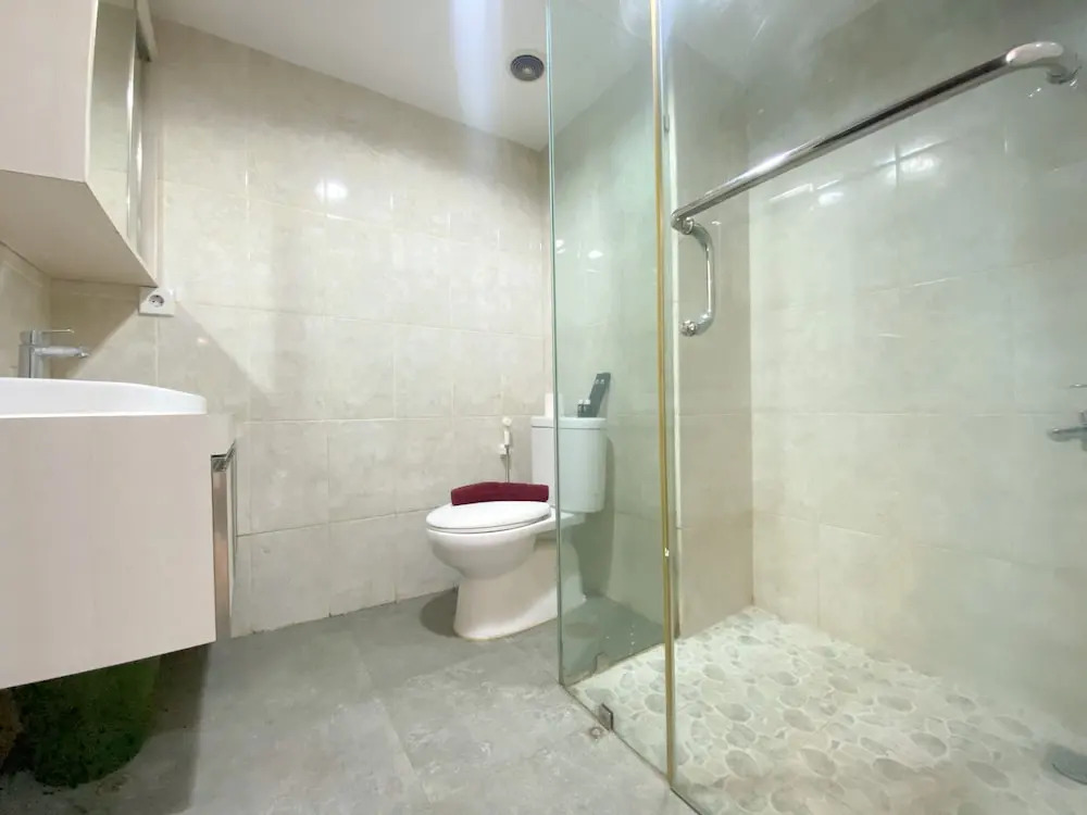 Elegant And Comfortable Studio At Tamansari The Hive Apartment