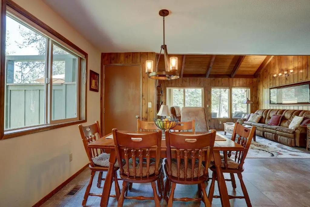 11 Camas-Hot Tub-4BR/2BA