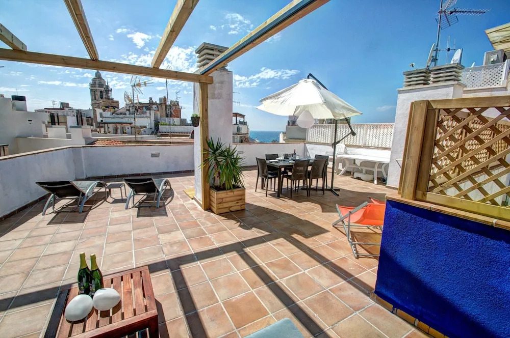 Sanctuary Penthouse by Hello Apartments Sitges