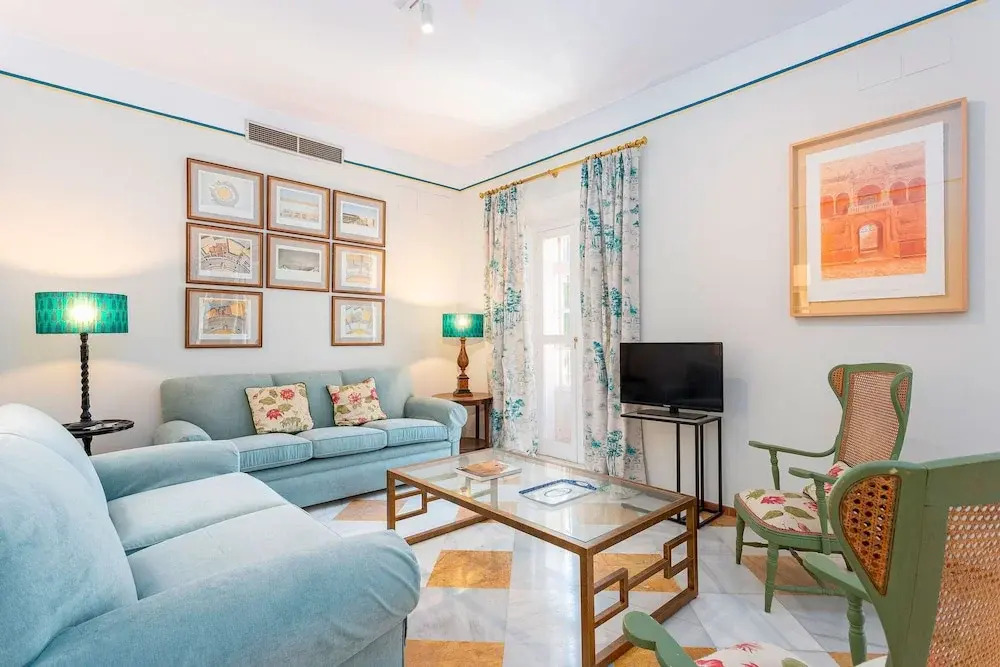 Traditional House With Private Terrace. Campamento