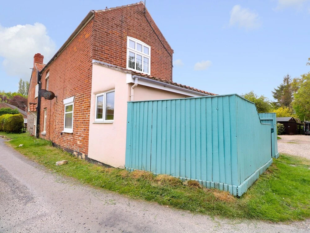 2 Lock Cottages