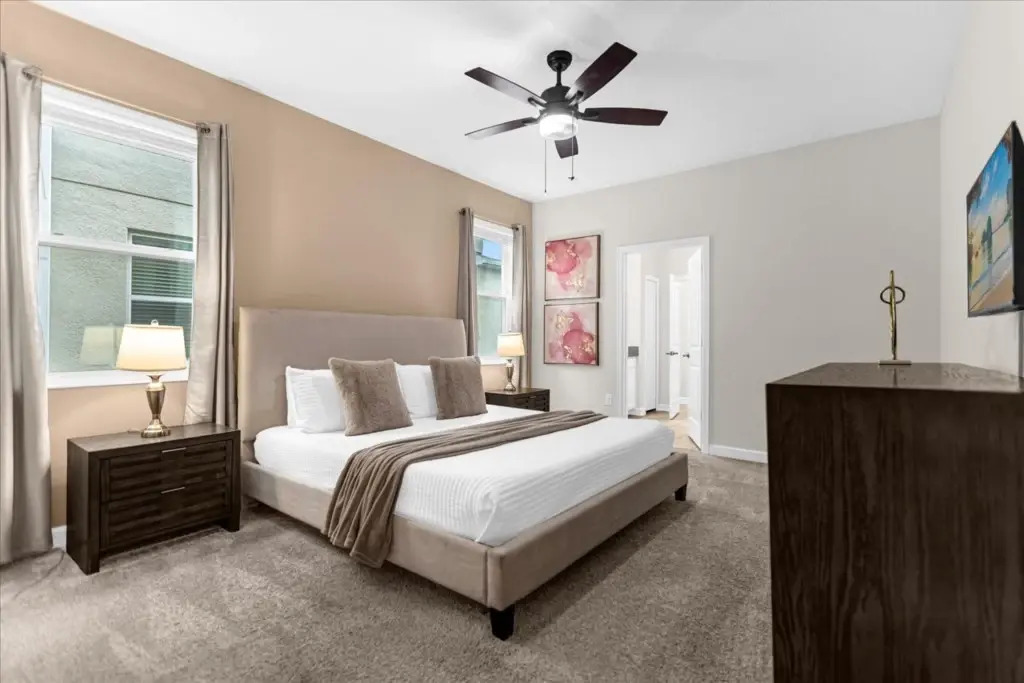 9 Bd 5 Ba Storey Lake 4559 Nl