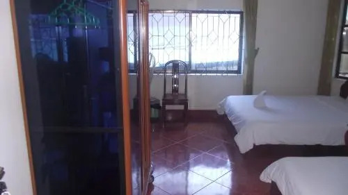 Paris Guest House 1