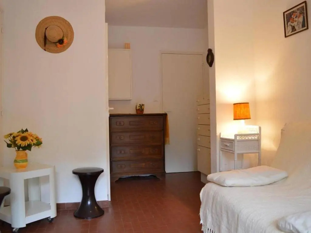 Appartement Le Lavandou, 1 pièce, 2 personnes - FR-1-251-66