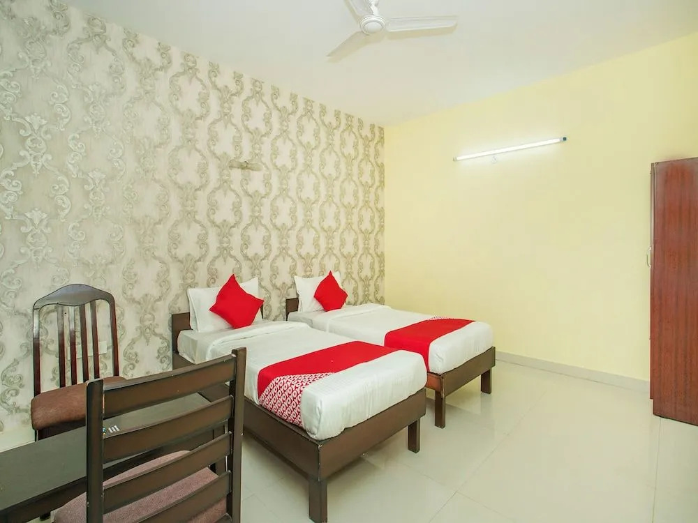 OYO 15628 Peenya Gymkhana Comforts