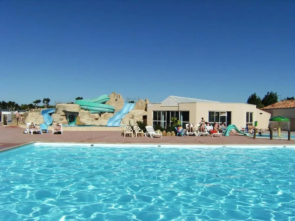Property with 3 Bedrooms in Saint-Hilaire-De-Riez, with Shared Pool And Furnished Terrace - 400 M From the Beach