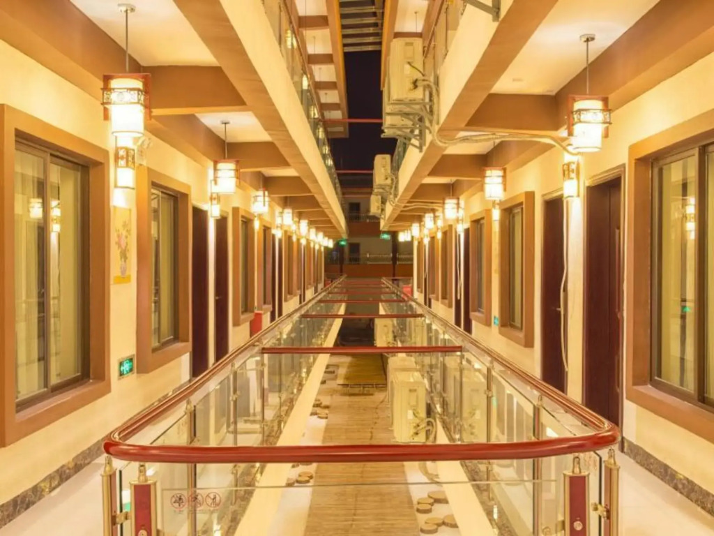 Ocean Paradise Hotel