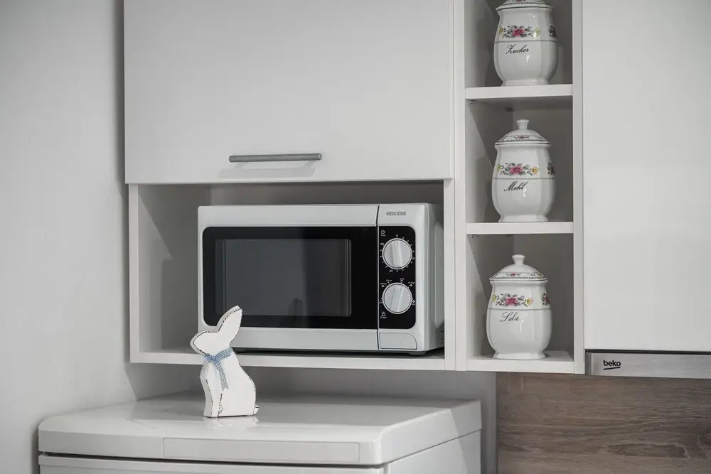 "beautiful 2-bedroom-apartment on the Second Floor With City and sea View"