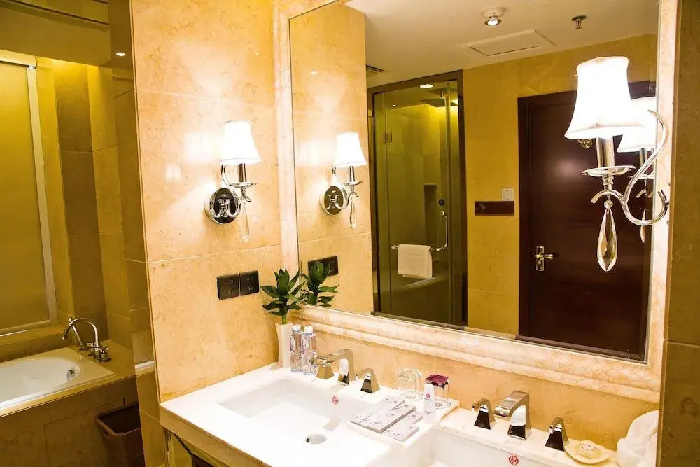 Shenzhen Fuqinglong Huatian Hotel